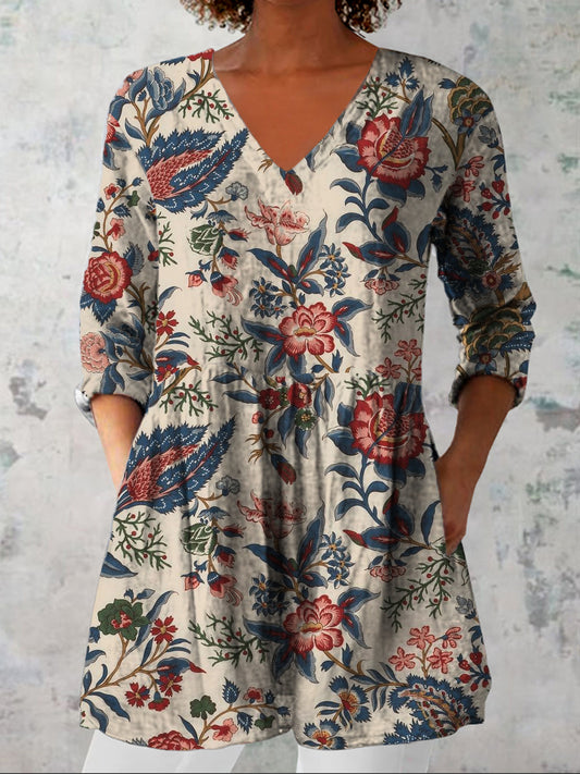 Damesshirt met V-hals en driekwart mouw met bloemenprint